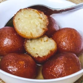 Gulabo Ki Aankhen.